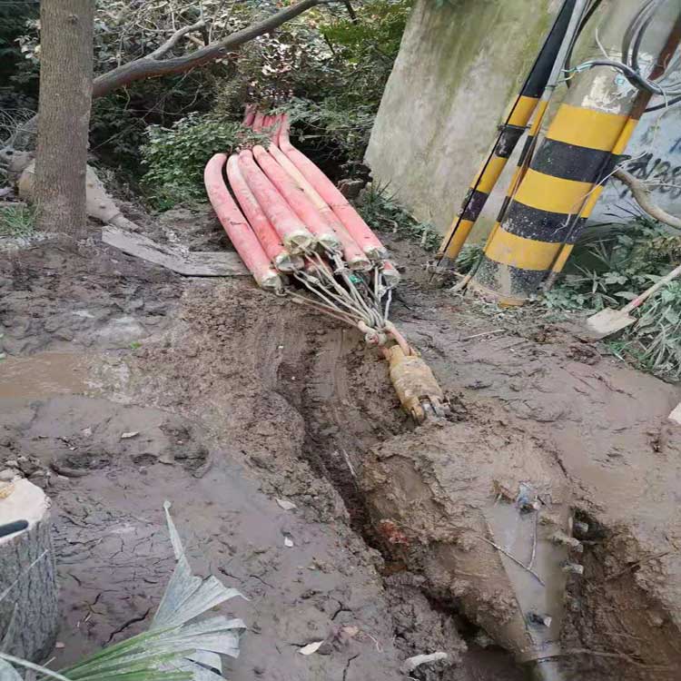 吊罗山乡拖拉管